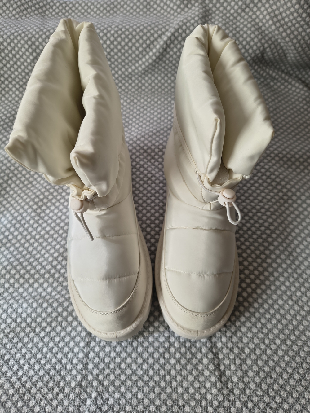 BAMBOO Ivory Quilted Winter Rain Boots